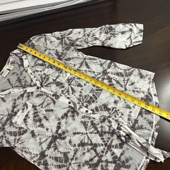 Chico’s Gray White Shibori Spot Tie-Front Sheer Shirt Mesh Women's Size 1 (M) - Picture 13 of 15